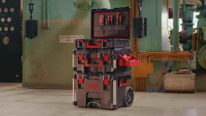 MILWAUKEE LOKERO SIVUKIINNIKE PACKOUT 4