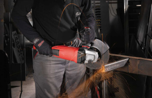 MILWAUKEE KULMAHIOMAKONE AGV 22-230 E 6
