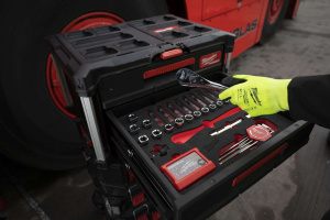 MILWAUKEE RÄIKKÄ&HYLSYT 1/2" SISUS 70KPL 3