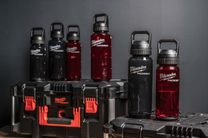 MILWAUKEE JUOMAPULLO 740ML PUN PACKOUT 2