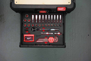 MILWAUKEE RÄIKKÄ&HYLSYT 1/2" SISUS 70KPL 2
