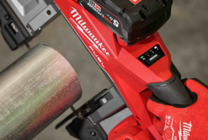 MILWAUKEE AKKUVANNESAHA M18 FBS127-0 7