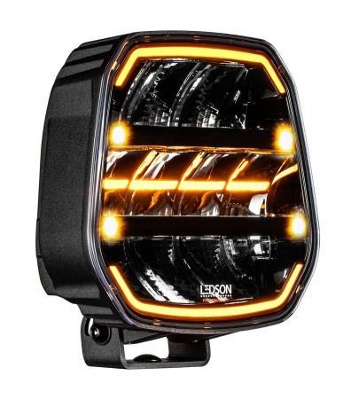 LEDSON EPIX9+ KAUKOVALO 9" VAROITUSVALOLLA LEVEÄ KEILA 11000/15000LM 180W REF30 9-36V (225X223X86MM) 5000K DYN. PARKKI ORANS/VALK 1LUX@359M/773M (PB)